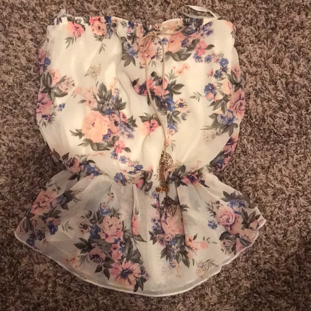 Cute strapless top